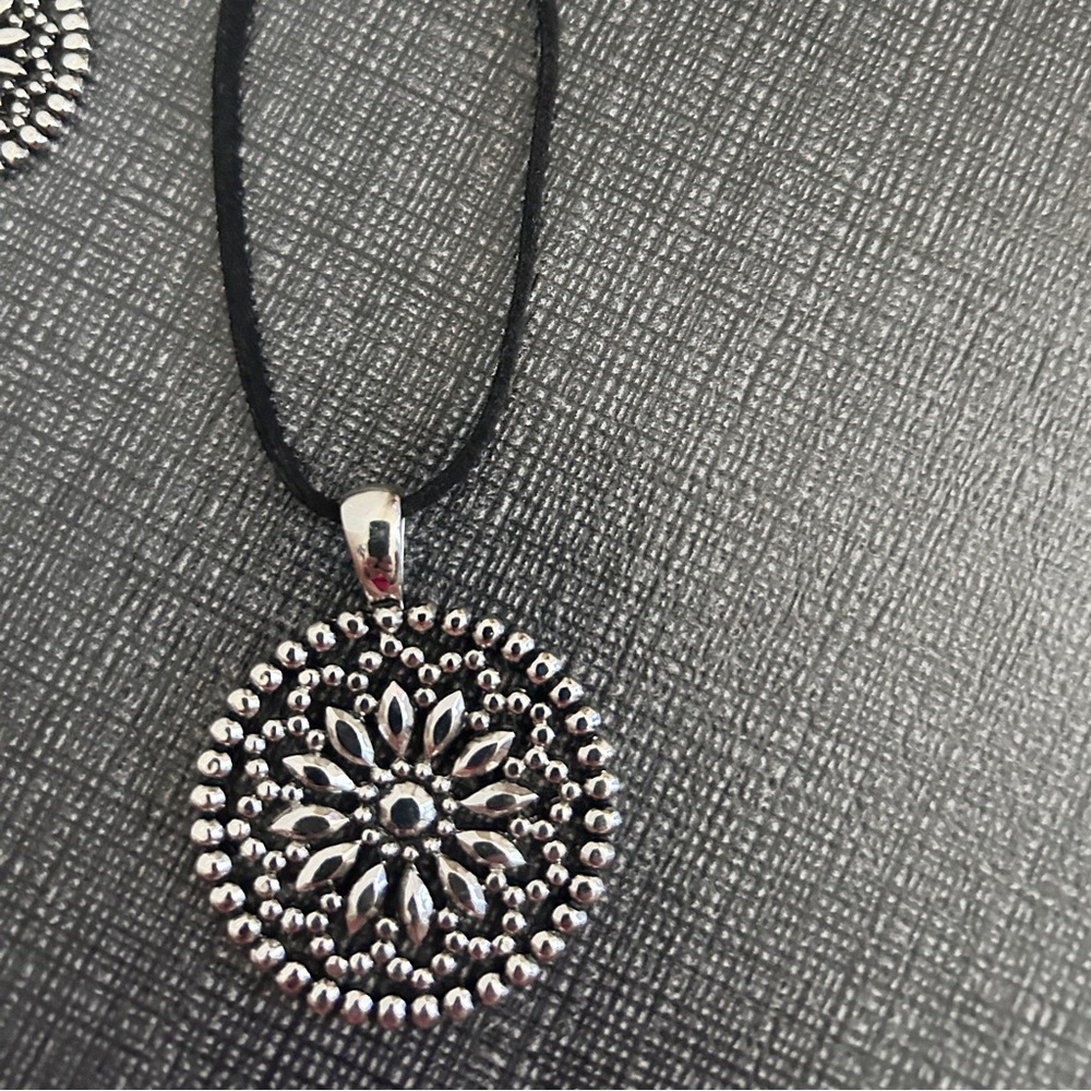 Park Lane Floral Necklace and Earrings Set - Picture 3 of 4